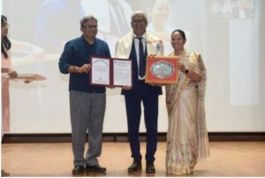 Read more about the article (Distinguished Alumni Award) एसईसीएल के सीएमडी डॉ. प्रेम सागर मिश्रा को मिला विशिष्ट एलुमनी अवार्ड