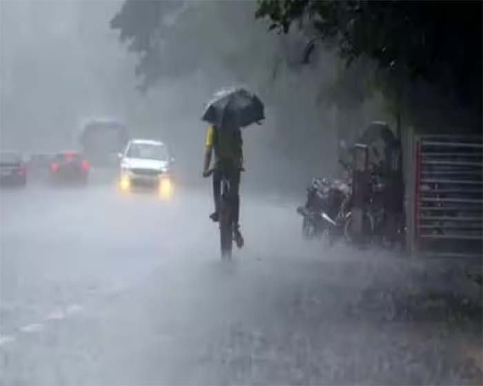 Weather Update : रायपुर समेत कई स्थानों में सुबह से हो रही बारिश