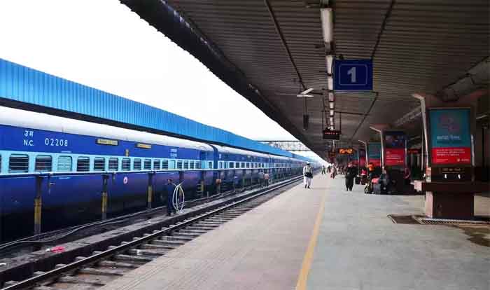 India's First Silent Railway Station : भारत का पहला "साइलेंट रेलवे स्टेशन", अब लाउडस्पीकर पर कुछ नहीं...टीवी स्क्रीन भी म्यूट मोड पर, रोजाना गुजरेंगी 200 ट्रेनें