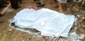 Read more about the article Bilaspur Breaking पत्थर से वार कर अधेड़ की निर्मम हत्या, देखिये Video