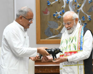 Read more about the article CG Breaking News  सीएम भूपेश बघेल ने प्रधानमंत्री नरेंद्र मोदी से की मुलाकात