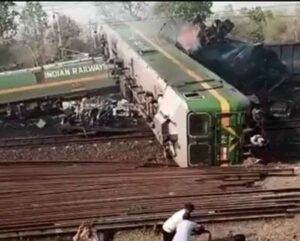 Read more about the article Bilaspur Breaking News : बिलासपुर-कटनी रोड पर बड़ा रेल हादसा, लोको पायलट की मौत, कई ट्रेनें रद्द