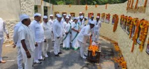 Read more about the article Chhattisgarh News : झीरम घाटी में शहीद हुए कांग्रेस के नेताओं व पुलिसकर्मियों कर्मचारियों को श्रद्धांजलि देने छत्तीसगढ़ प्रदेश कांग्रेस सेवा दल की सम्मान टुकड़ी झीरम घाटी पहुंची