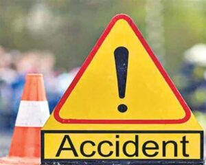 CG Balod Big Road Accident : बोलेरो और ट्रक में हुई सीधी टक्कर... हादसे में 10 लोगों की दर्दनाक मौत...