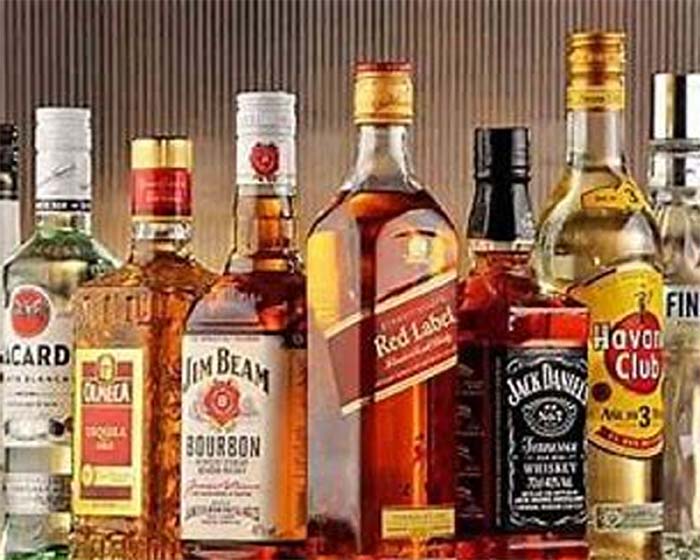 Liquor Prices Increased : शराब प्रेमियों को बड़ा झटका बढ़ गए दाम, अंग्रेजी से लेकर देसी तक कितना फीसदी हुआ इजाफा...जानिए