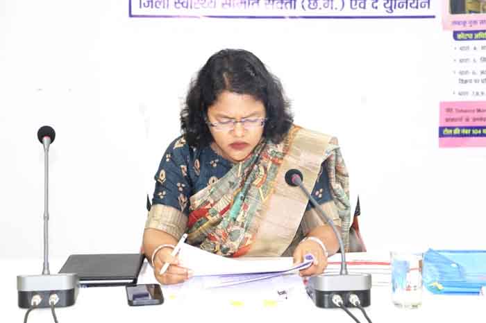 Collector Nupur Rashi Panna : सभी विभाग आपसी समन्वय से जिले के विकास में करे बेहतर कार्य – कलेक्टर