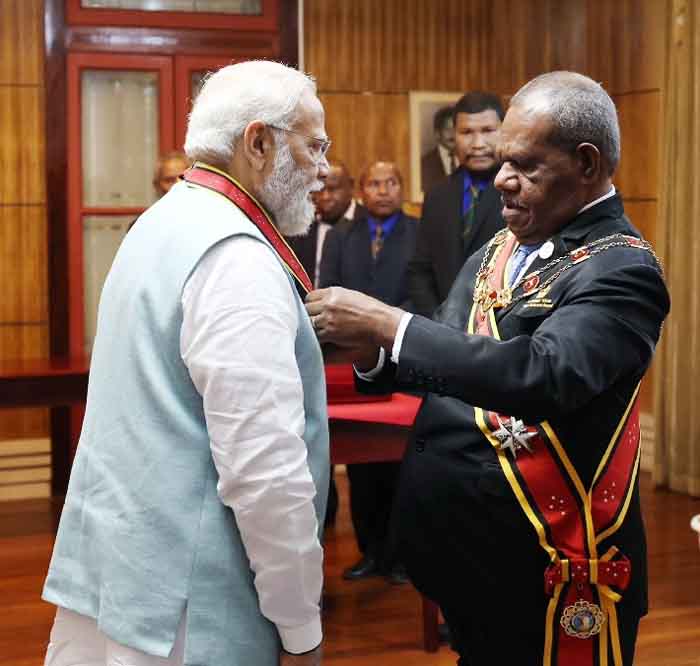 PM Modi Gets Fiji's Highest Award : प्रधानमंत्री नरेंद्र मोदी को मिला फिजी का सर्वोच्च सम्मान.....