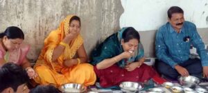 Organizing Bore Bansi Tihar : चारामा विधायक सावित्री मनोज मंडावी के आवास पर हुआ बोरे बांसी तिहार का आयोजन