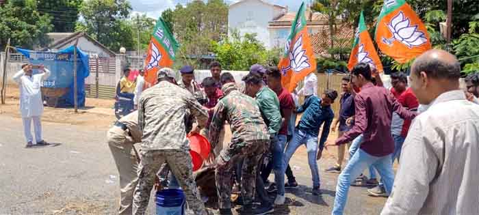 Narayanpur News : कर्नाटक चुनाव में कांग्रेस के घोषणा पत्र में बजरंग दल पर प्रतिबंध पर भड़के भाजयुमो व बजरंगी