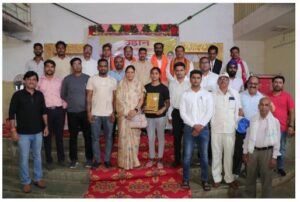 Read more about the article Press Club Kharora : प्रेस क्लब खरोरा द्वारा “उड़ान” प्रतिभा सम्मान समारोह का आयोजन, होनहार छात्र छात्राओं का किया गया सम्मान