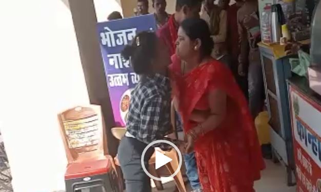 You are currently viewing Raipur Breaking सांभर को लेकर युवती की जमकर धुनाई, वीडियो सोशल मीडिया में तेजी से वायरल