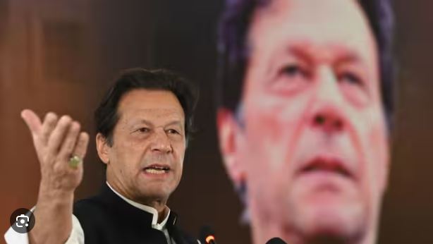 You are currently viewing Islamabad latest news : इमरान खान पर शिकंजा, देश छोडक़र जाने पर रोक