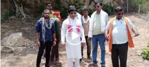 Read more about the article BJP Baradwar Mandal : भाजपा बाराद्वार मंडल द्वारा चलबो गौठान खोलबो पोल के तहत गौठानों का निरीक्षण, देखिये VIdeo