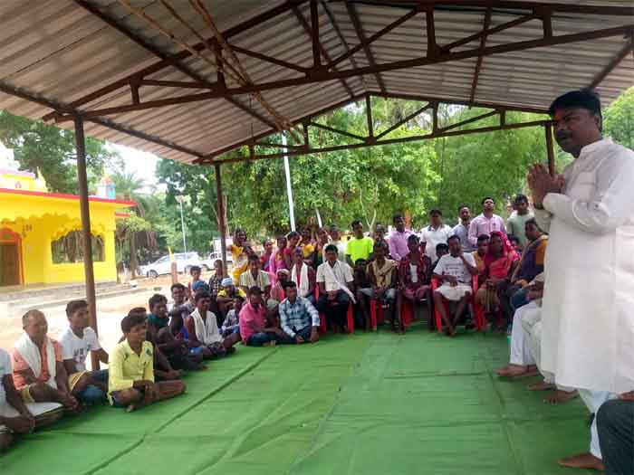 Narayanpur News : जनसम्पर्क के तहत ग्राम बम्हनी,टिमनार व एडका पहुंचे पूर्व मंत्री केदार कश्यप