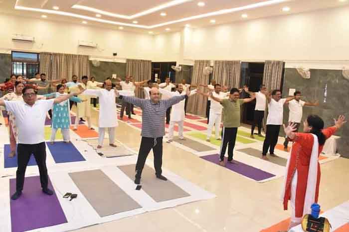 Yoga day : हर घर आँगन योग - एसईसीएल मुख्यालय में योग दिवस पर महत्वपूर्ण आयोजन
