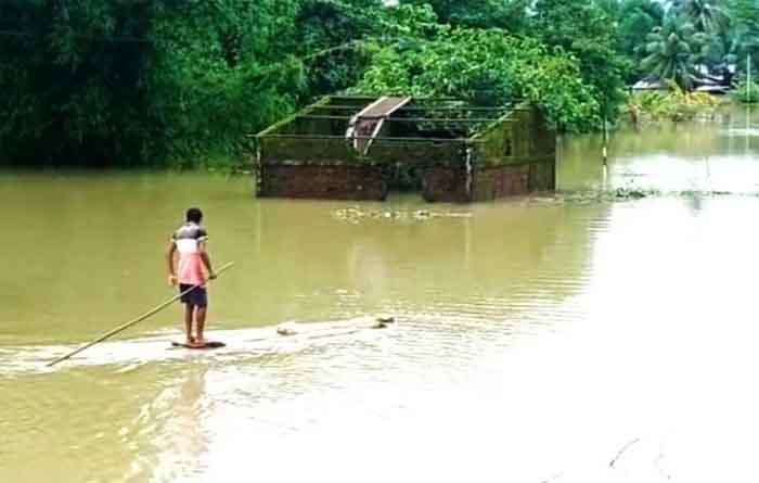 Assam Floods : असम में बाढ़ का प्रकोप, लाखो लोग प्रभावित, कई गांव जलमग्न...हालात बदतर
