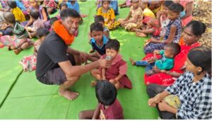 Read more about the article Narayanpur : जीवदया फाउंडेशन के सहयोग से आँगनबाड़ी के बच्चों को दूध, बिस्किट देने का शुभारम्भ