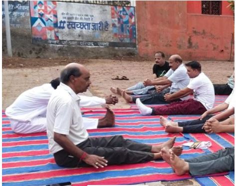 Sakti Nagar Mandal : सक्ती नगर में भाजपा ने मनाया योग दिवस, गणेश बंध तालाब परिसर में संपन्न हुआ कार्यक्रम 