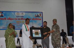 Government of Chhattisgarh : हरेली त्यौहार में शामिल हुए अनुसूचित जनजाति विकास विभाग मंत्री मरकाम, देखिये VIDEO 