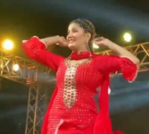 Sapna Choudhary New Dance Video : लाल शूट मे सपना चौधरी का गदर डांस देख दीवाने हुये फैंस…..