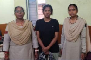  Ambikapur Big News :  स्वास्थ्य सेवाओं में फर्जीवाड़ा कर डॉक्टरी कर रही युवती पर सरगुजा पुलिस द्वारा की जा रही सख्त कार्यवाही