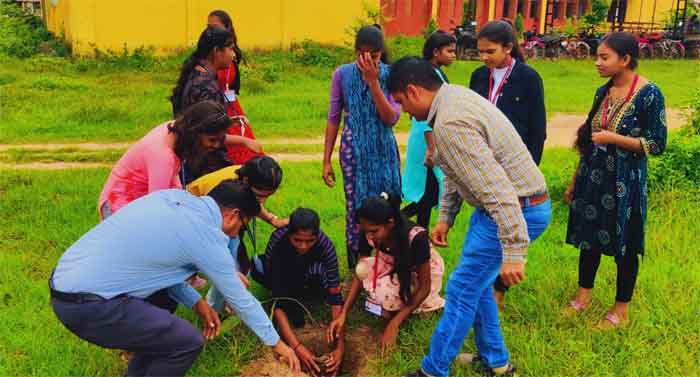 Meri Mati Mera Desh Campaign : मेरी माटी मेरा देश अभियान : वसुधा वंदन कार्यक्रम के तहत भाजयुमो ने किया गया पौधा रोपण