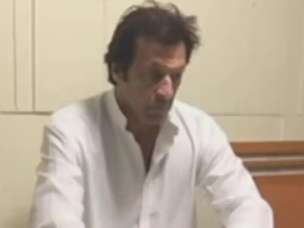 Imran appeals to lawyers