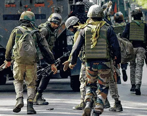 Encounter between army and terrorists in Anantnag, security forces took the help of drones