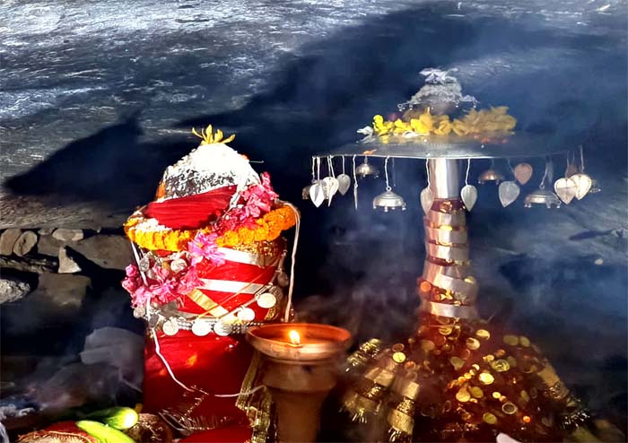 Keshakal Lingeshwari Mai Mandir : जानें किस दिन खुलेंगे लिंगेश्वरी माई के पट...साल में सिर्फ एक बार देती हैं दर्शन...जाने मान्यता