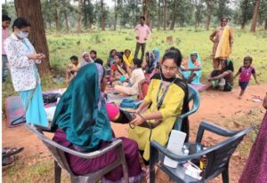 Special Health Camp Ambikapur :  महामारी प्रभावित ग्रामों में विशेष स्वास्थ्य शिविर का आयोजन