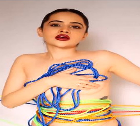 Urfi Javed in aluminum foil dress recreates Rihanna's viral Met Gala look.  Internet is disgusted - India Today