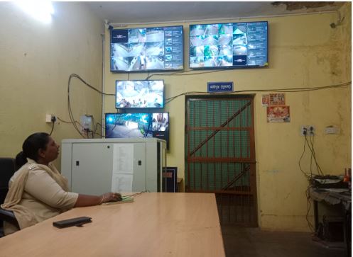 District South Bastar Dantewada नक्सलियों के सप्लाई नेटवर्क को तोड़ने दंतेवाड़ा के विभिन्न थानों में लगाये गये अत्याधुनिक सीसीटीवी कैमरे, देखिये VIDEO