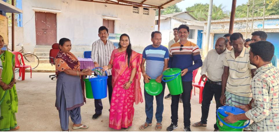 Anganwadi- Dustbin and Panchayat in schools