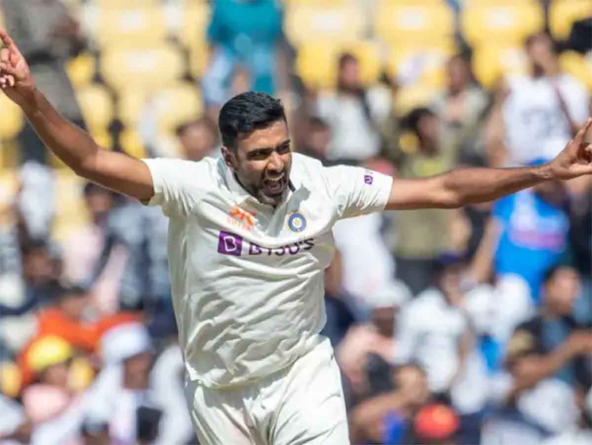  Indian spin bowler R Ashwin इंग्लैंड के 100 बल्लेबाजों को आउट करने वाले अश्विन पहले भारतीय गेंदबाज