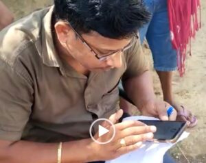 Sakti Janjgir-Champa प्रशासन की विशेष पहल : पलायन परिवारों को वीडियो कॉलिंग कर अनोखी तरकीब से कराया गया मतदान, देखिये VIDEO