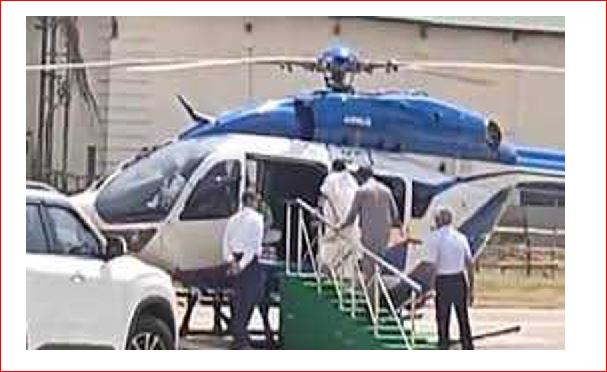 Kolkata हेलीकाॅप्टर में फिसल जाने से पश्चिम बंगाल की मुख्यमंत्री ममता घायल