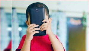 Mobile gaming बच्चों को लग रही मोबाइल की लत खतरनाक : बच्चों को बना रही मानसिक और शारीरिक रूप से बीमार