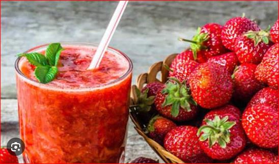 strawberry juice आइए जानते हैं स्ट्रॉबेरी जूस से मिलने वाले स्वास्थ्य संबंधी फायदे