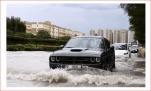 United Arab Emirates संयुक्त अरब अमीरात में 75 वर्षों में रिकॉर्ड तोड़ मूसलाधार बारिश