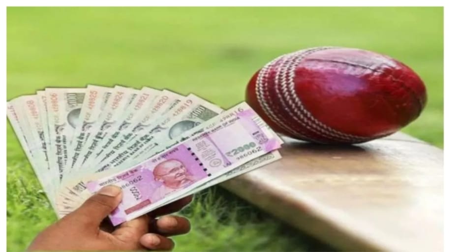 Bets worth crores of rupees are being taken on every match of IPL in Sakti.