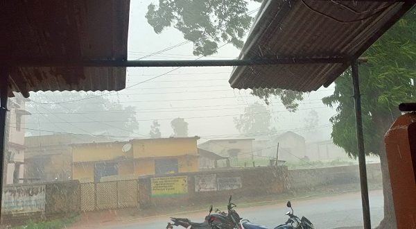 CG Weather: आंधी-तुफान के साथ कांकेर में हुआ बारिश शुरू, मिलेगी गर्मी से राहत…