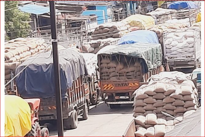 Bhatapara Market :
