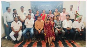 Kharsia शिक्षिका कौशिल्या नन्दागौरी की सेवानिवृत्ति पर विद्यालय परिवार द्वारा विदाई समारोह का आयोजन