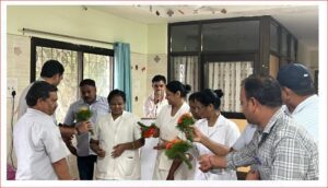 NMDC मेटल माइंस वर्कर्स यूनियन शाखा किरंदुल द्वारा नर्सेस डे पर किया गया नर्सेस का सम्मान