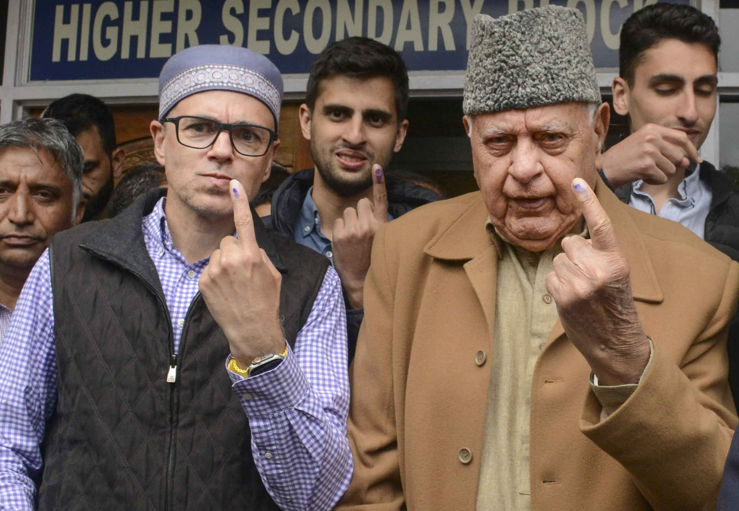 National Conference लोकसभा चुनाव: फारूक, उमर ने श्रीनगर में वोट डाला