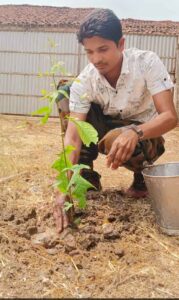 World Environment Day :  महतारी एक्सप्रेस के कर्मवीरों द्वारा नवजात बच्चों के लगाया गया नाम एक पौधा