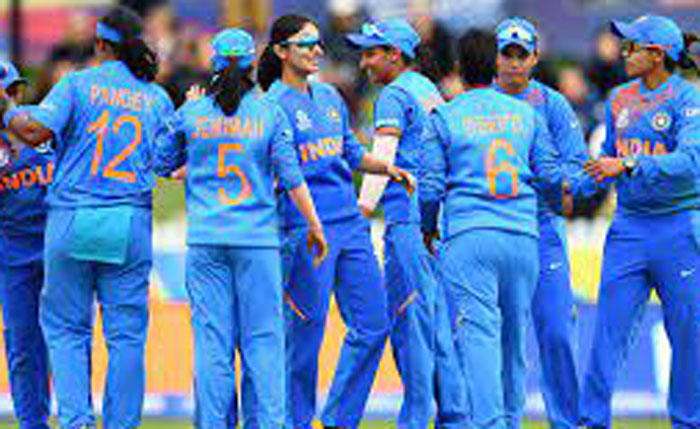 Women's Cricket Team : इतिहास रचने से एक जीत दूर महिला क्रिकेट टीम, कोच ने सेमीफाइनल के लिए दिए बड़े बदलाव के संकेत