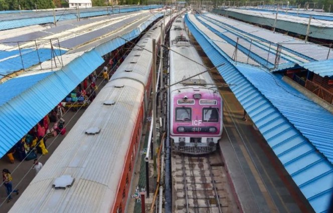 Lucknow Latest News : रील बनाते समय ट्रेन की चपेट में आने से 83 लोगों की मौत!