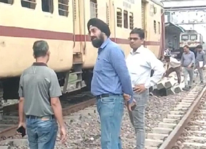 Shivnath Express : एक और ट्रेन हादसा, शिवनाथ एक्सप्रेस के दो डिब्बे पटरी से उतरे, मौके पर पहुंचे अधिकारी