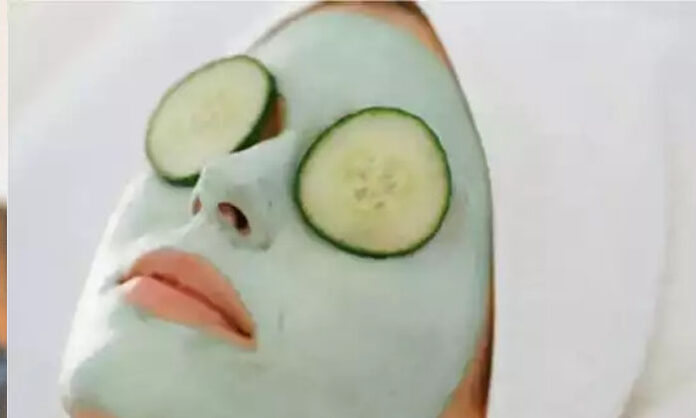 Cucumber paste : चेहरे पर पर खीरे का पेस्ट लगाने से स्किन रहती है हाइड्रेट, इन समस्याओं से मिलता है छुटकारा